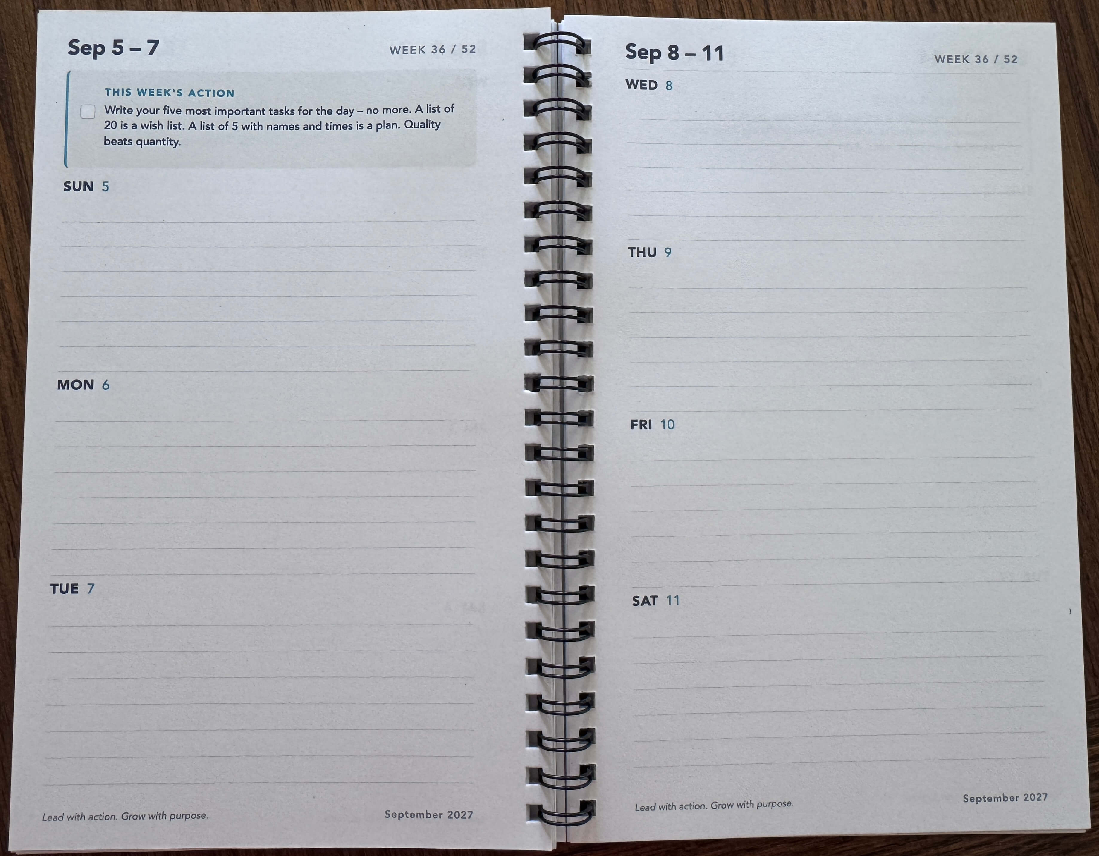 5×8 Planner with Guide Lines – weekly spread